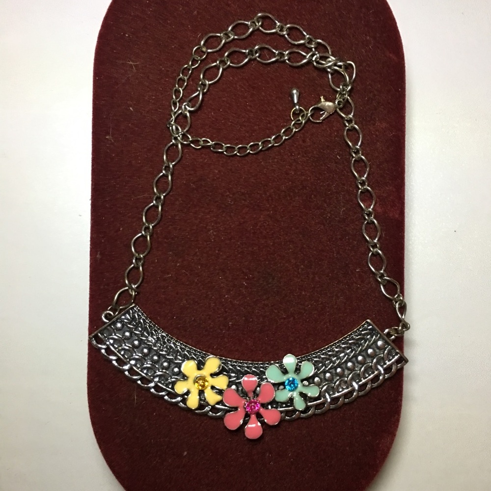 Bar Necklace with Flowers